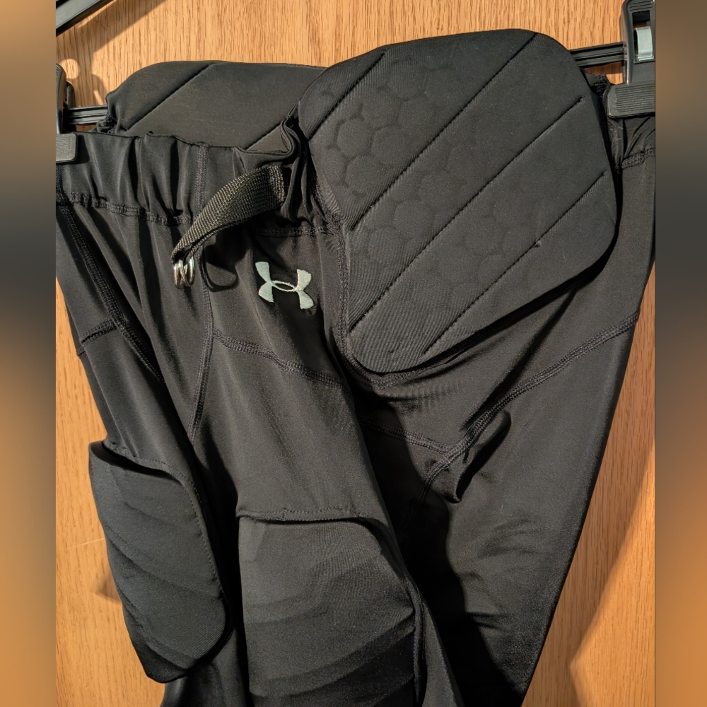 Under Armour Black 7 Pad Integrated Football Pants